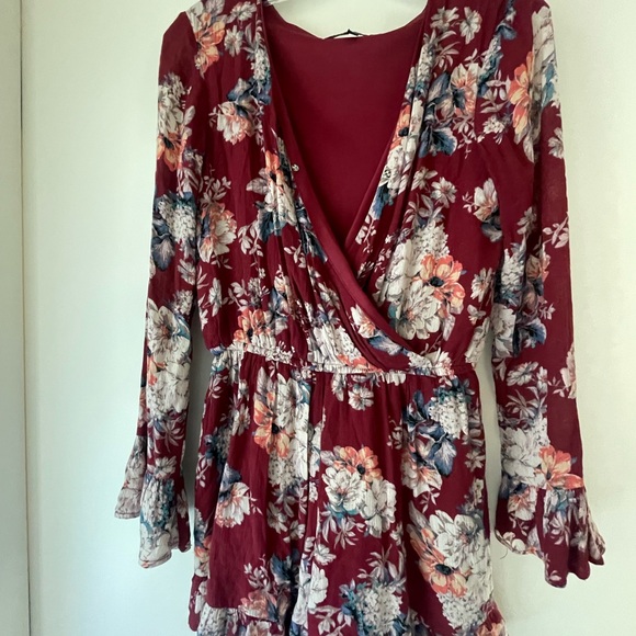 Burgundy floral romper - Picture 2 of 2